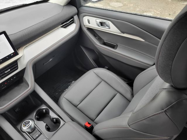 New 2026 Ford Explorer Active w/ Active Comfort Package image 13