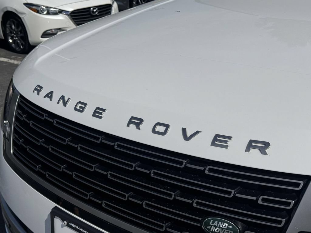 Certified 2025 Land Rover Range Rover SE AWD/4WD image 8