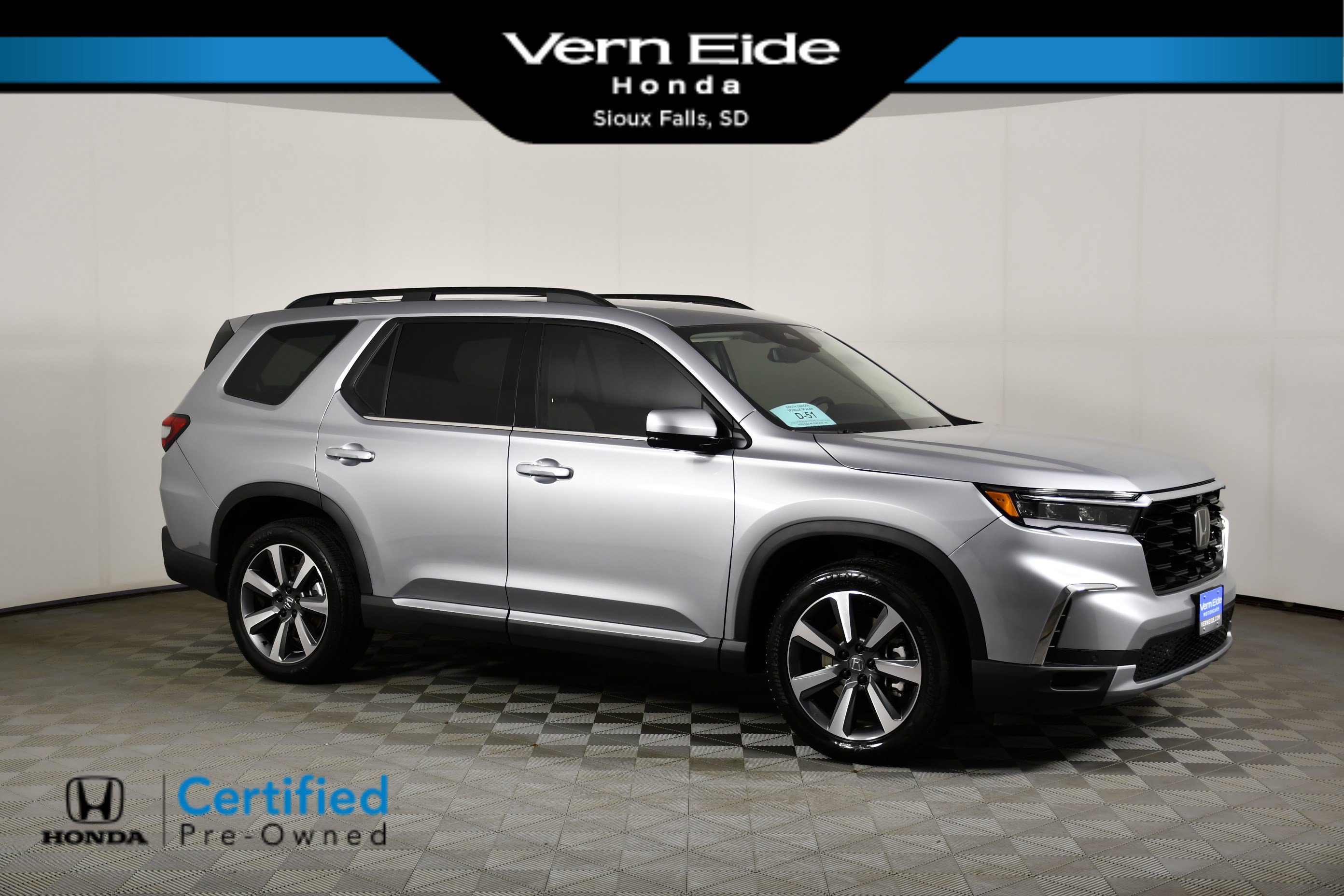 Certified 2025 Honda Pilot Elite