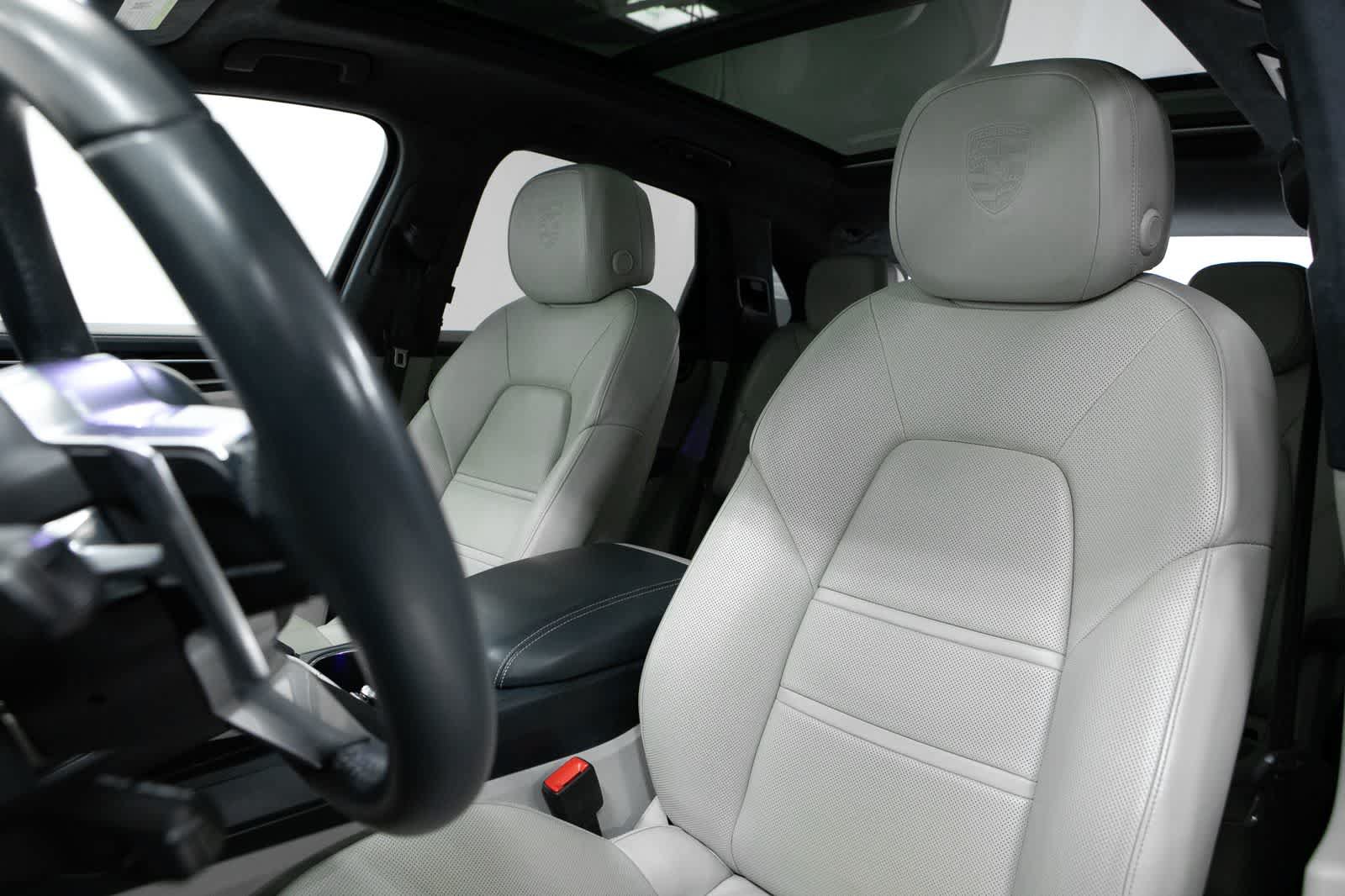 Certified 2023 Porsche Cayenne GTS w/ Premium Package Plus AWD/4WD image 5