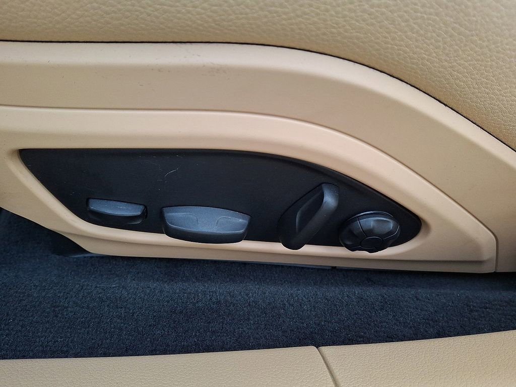 Used 2022 Porsche Panamera 4 image 10