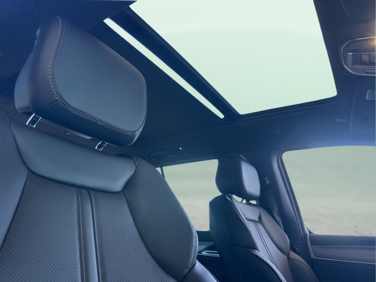 New 2026 Jeep Grand Wagoneer 4WD image 18