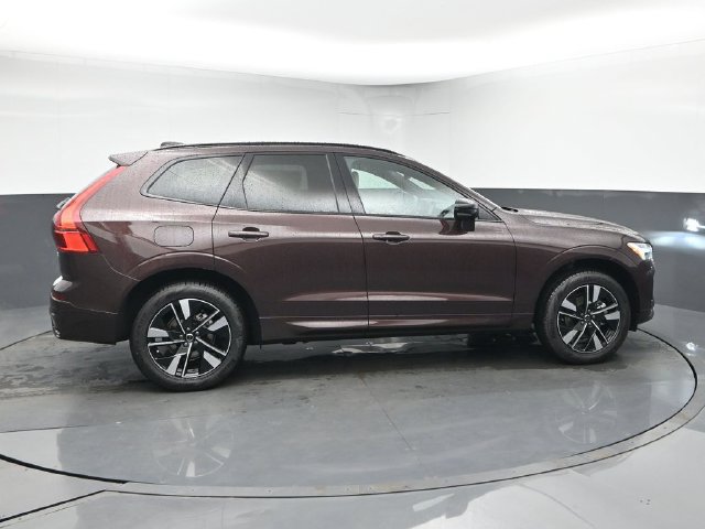 New 2027 Volvo XC60 B5 Core AWD/4WD image 9