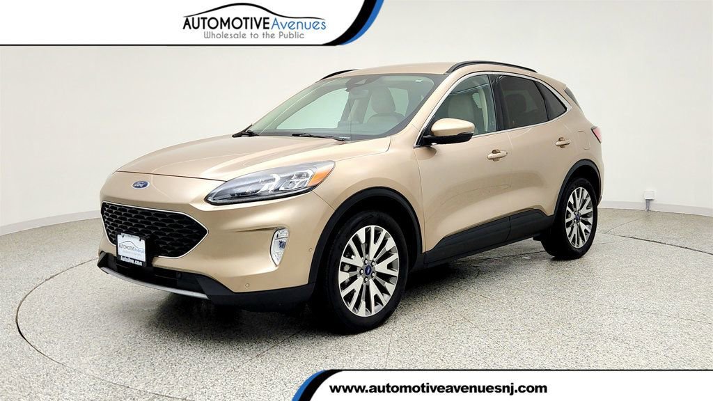 Used 2020 Ford Escape Titanium AWD/4WD video 1
