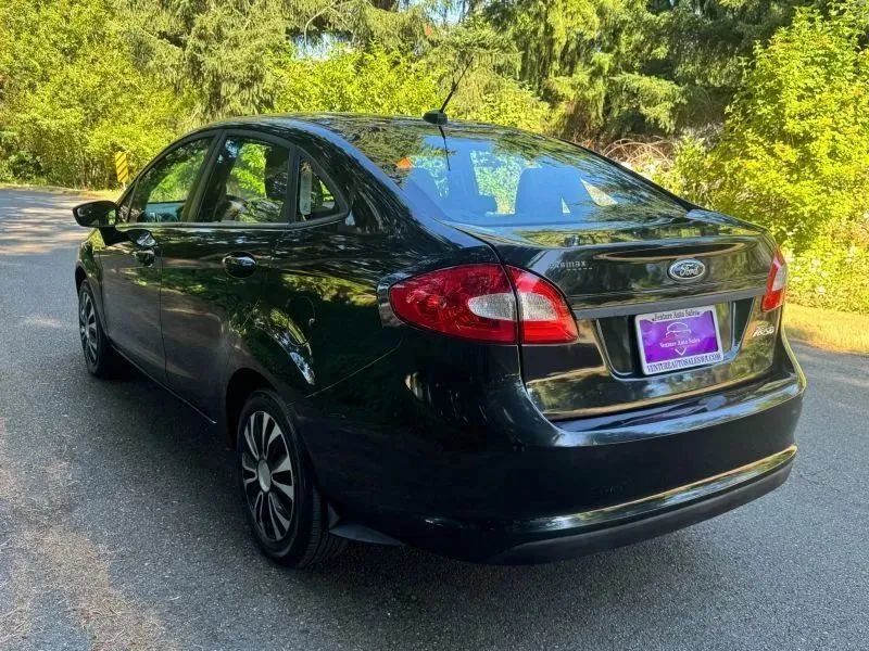 Used 2013 Ford Fiesta S w/ Convenience Pkg image 7