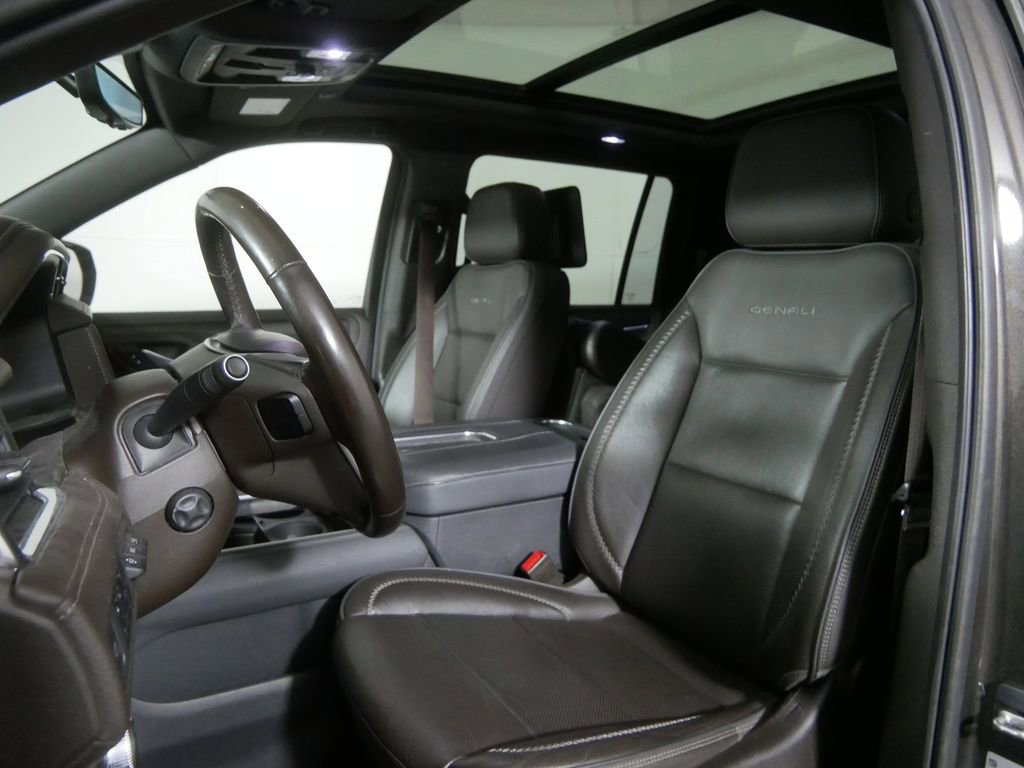 Used 2021 GMC Yukon XL Denali w/ Denali Ultimate Package AWD/4WD image 13