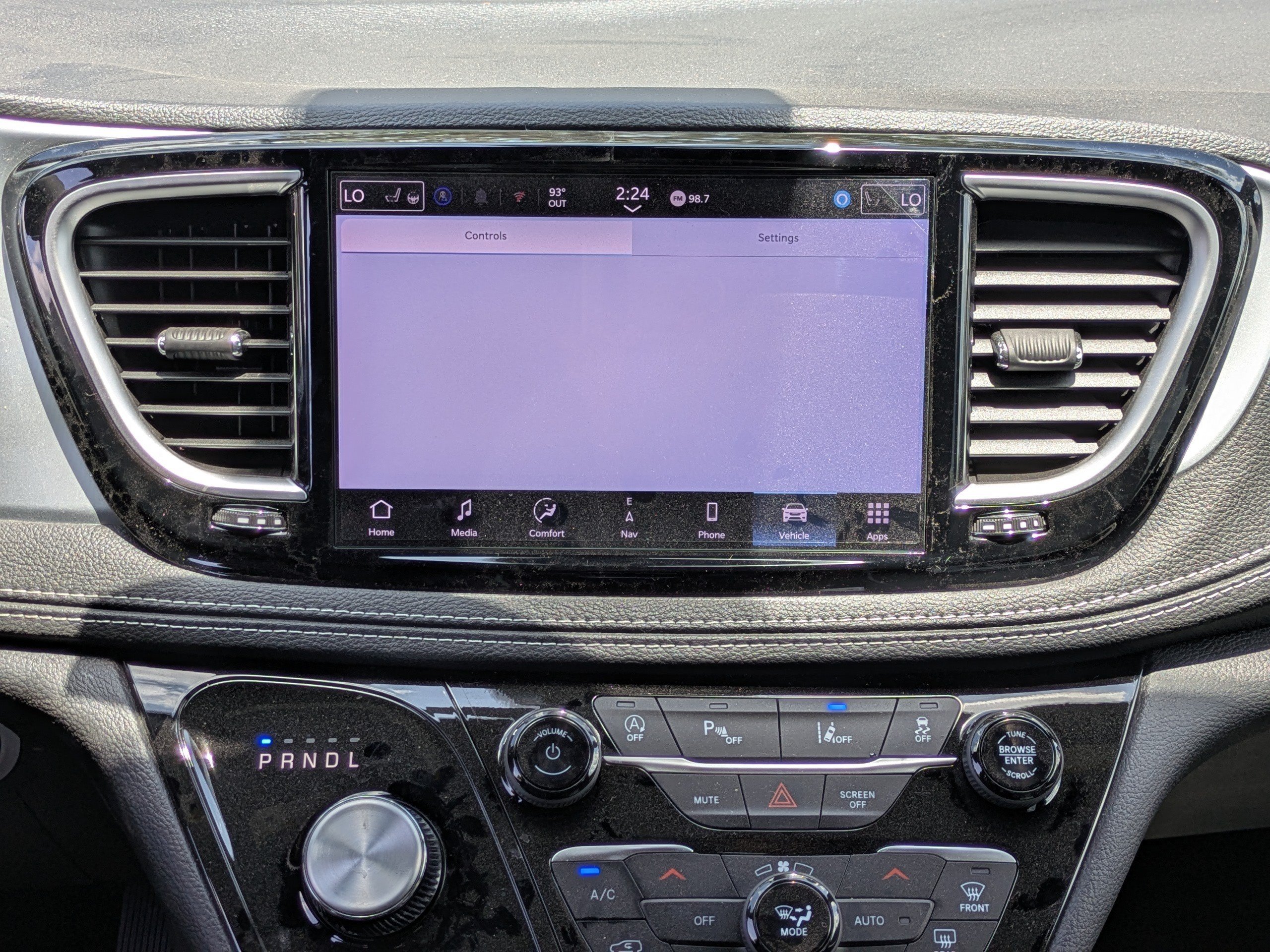 Used 2025 Chrysler Pacifica Limited FWD image 16