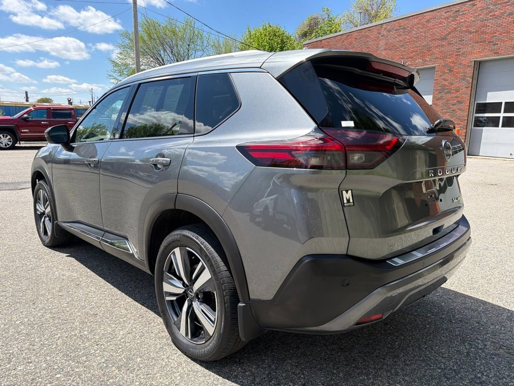 Used 2023 Nissan Rogue SL AWD/4WD image 3
