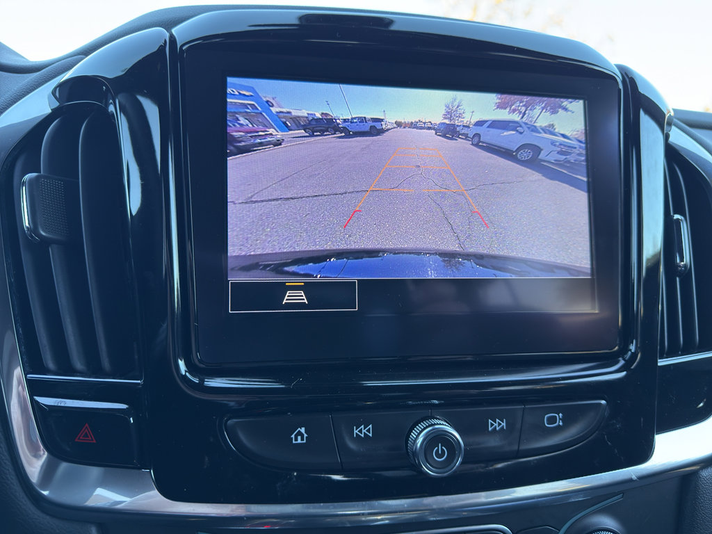 Used 2023 Chevrolet Traverse LT image 19