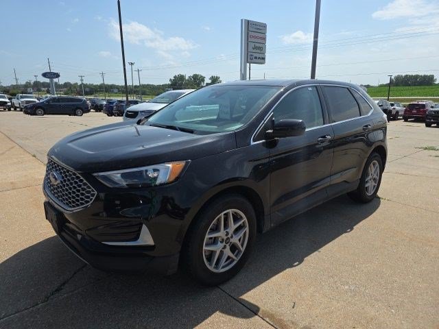 Used 2024 Ford Edge SEL AWD/4WD image 3