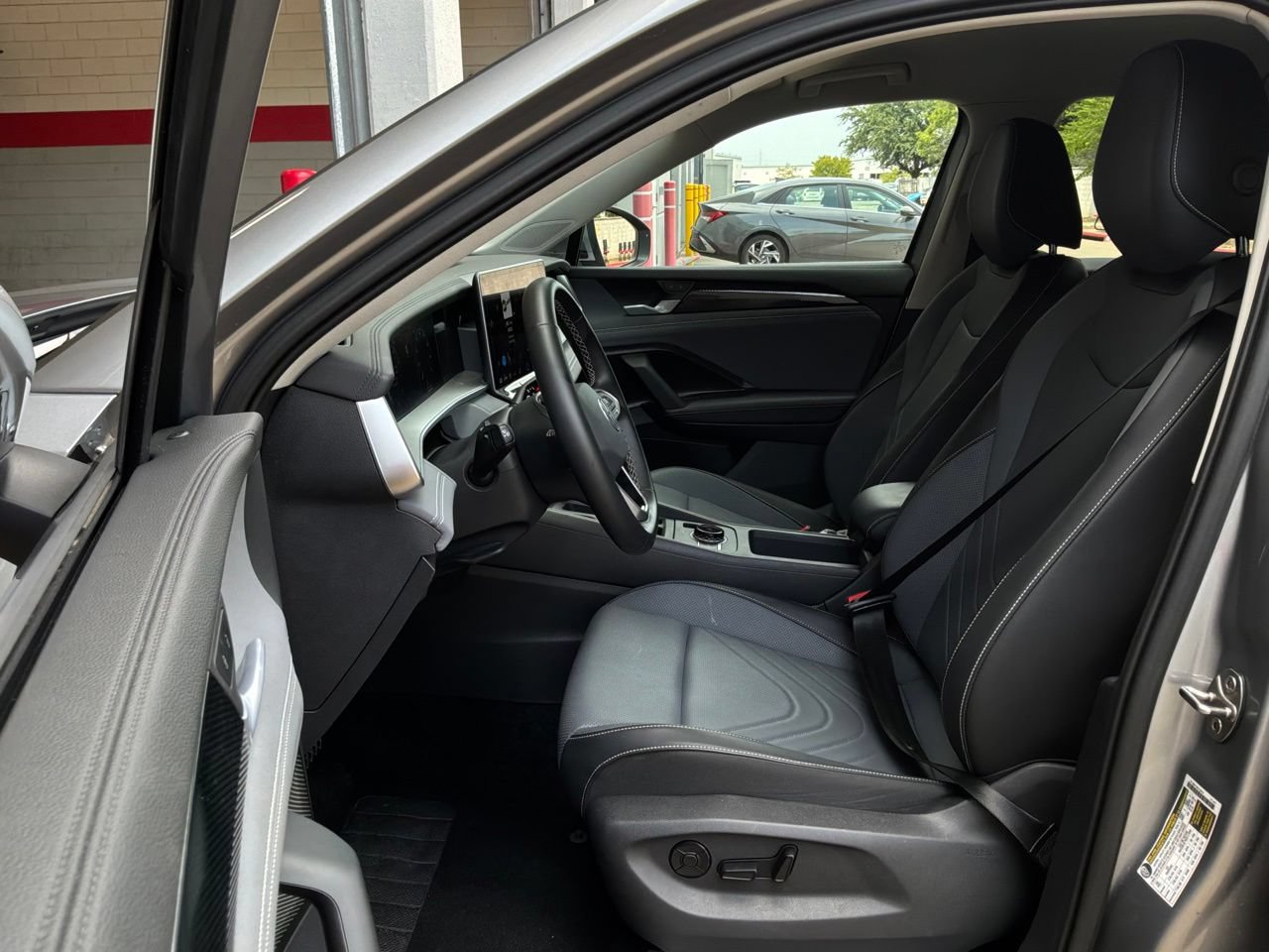 Used 2026 Volkswagen Tiguan SE FWD image 10