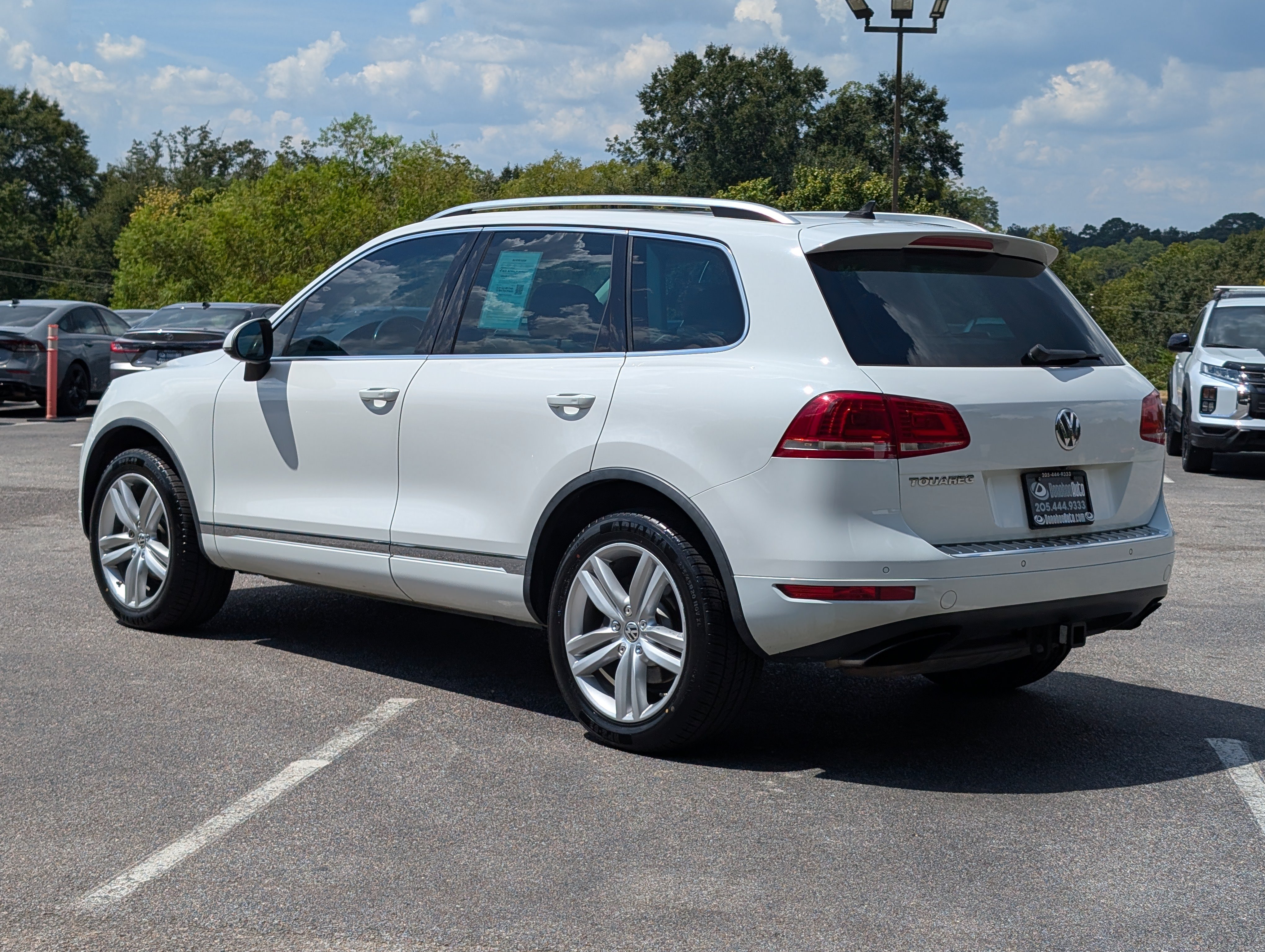 Used 2014 Volkswagen Touareg Executive AWD/4WD image 7