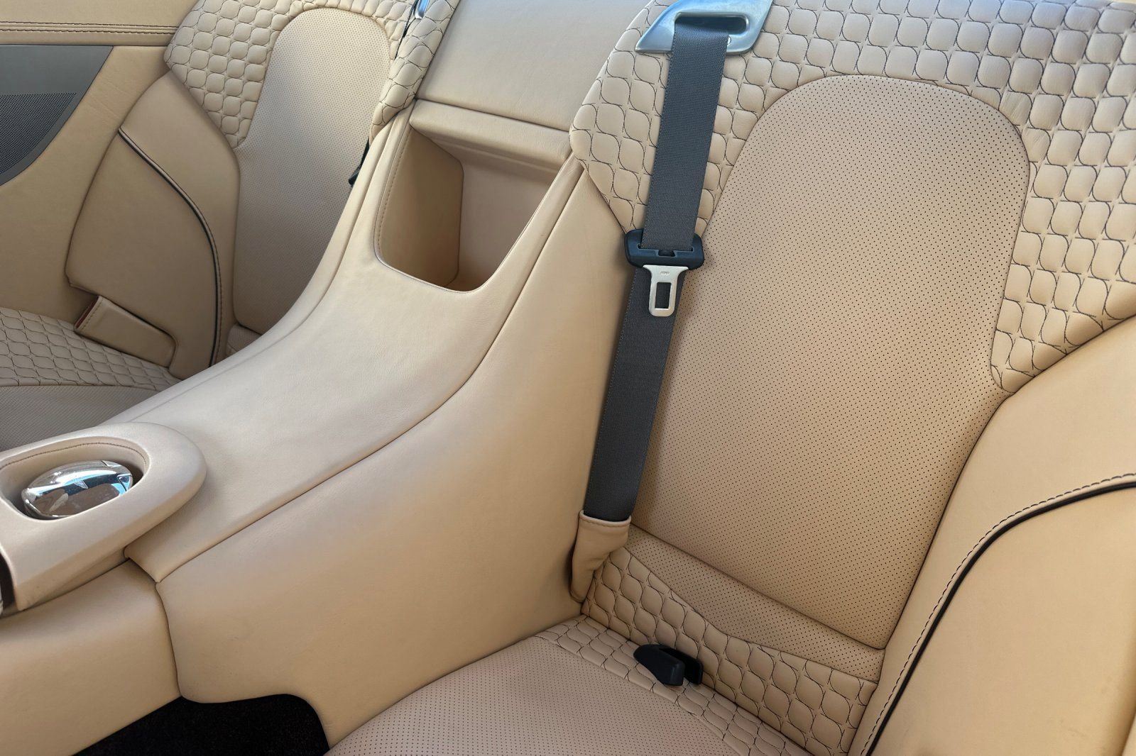 Used 2014 Aston Martin Vanquish Coupe image 14