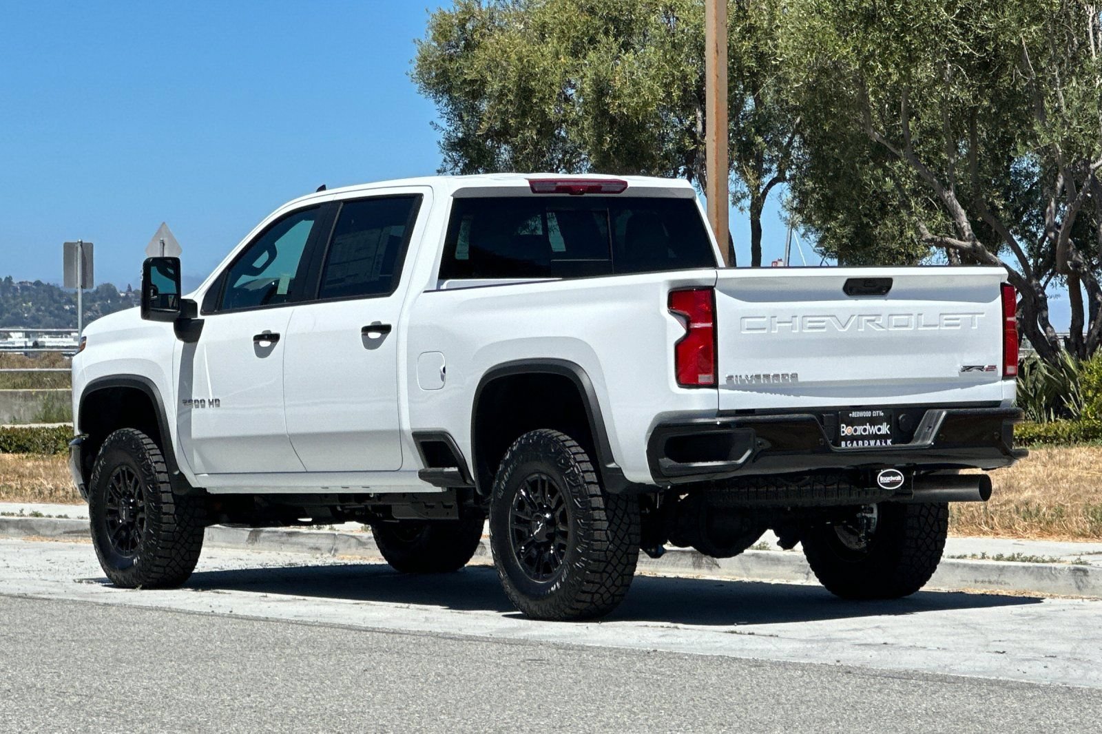 New 2026 Chevrolet Silverado 2500 ZR2 w/ LPO, Dark Essentials Package AWD/4WD image 6