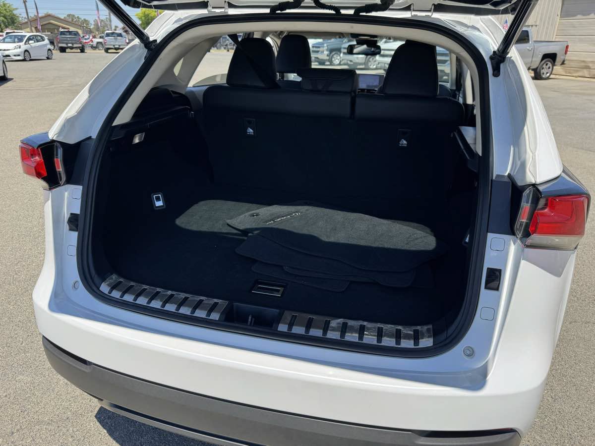 Used 2018 Lexus NX 300 FWD image 17