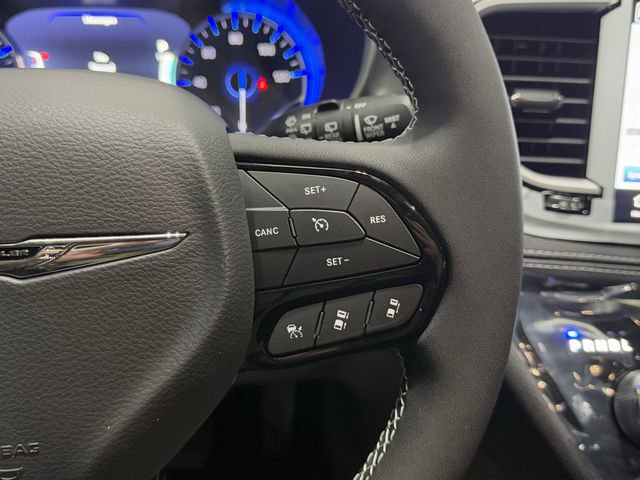 New 2026 Chrysler Pacifica Select w/ S Appearance Package image 21