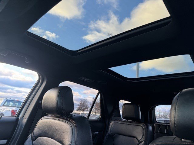 Used 2016 Ford Explorer Sport image 19