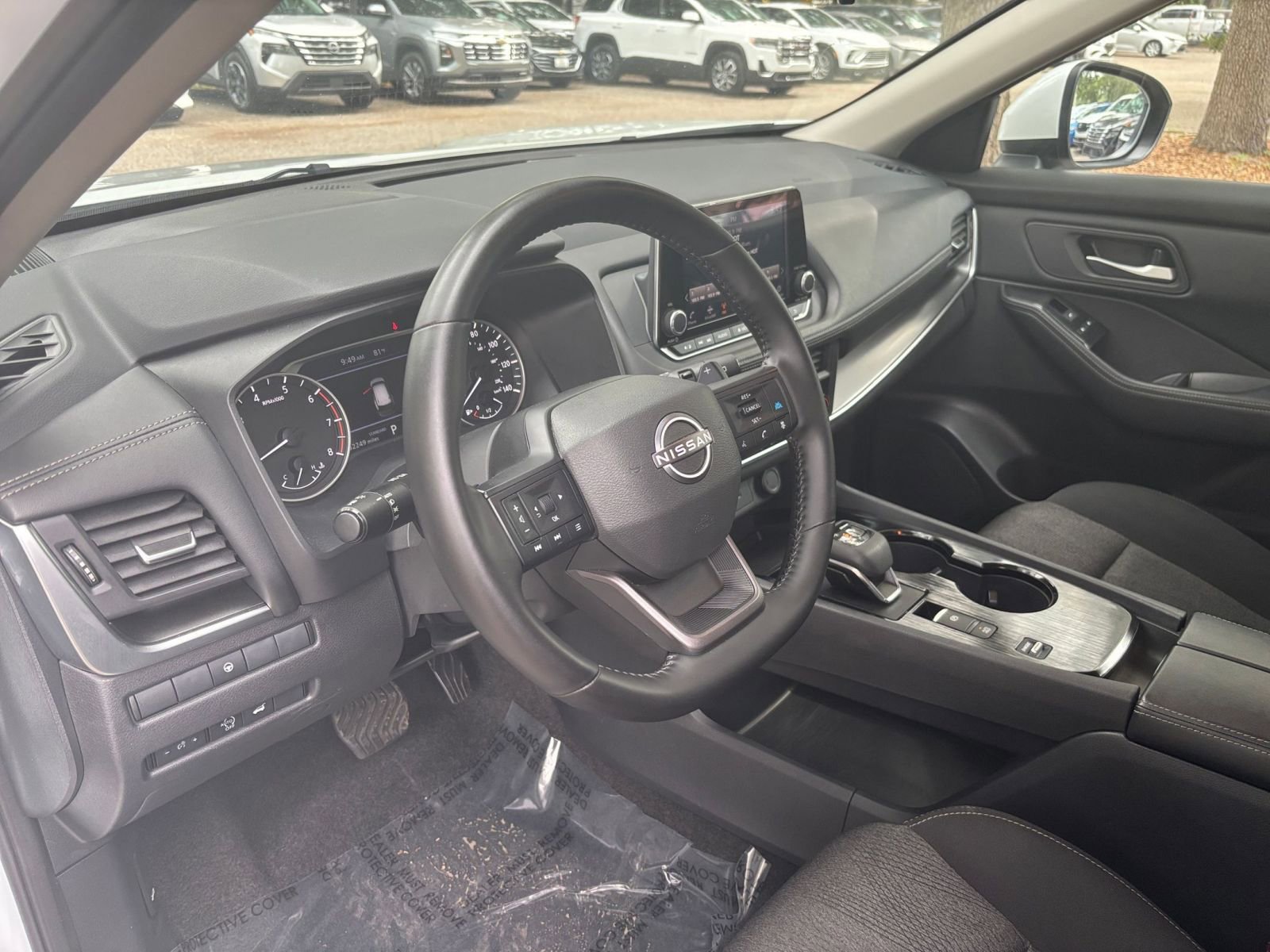 Used 2025 Nissan Rogue SV FWD image 35