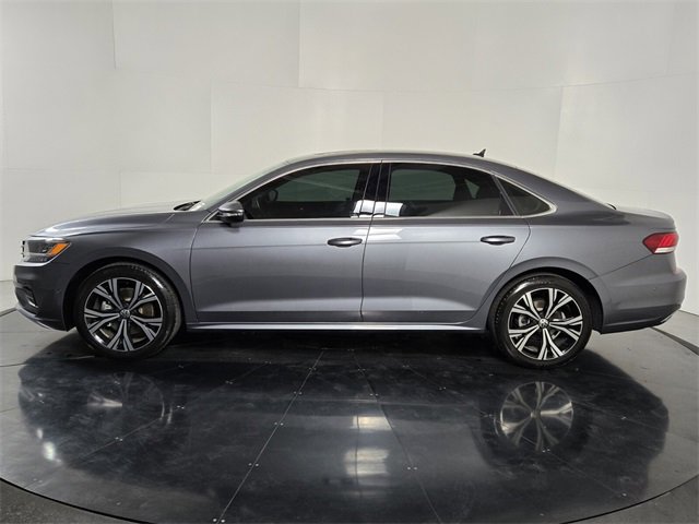 Used 2020 Volkswagen Passat 2.0T SEL image 3
