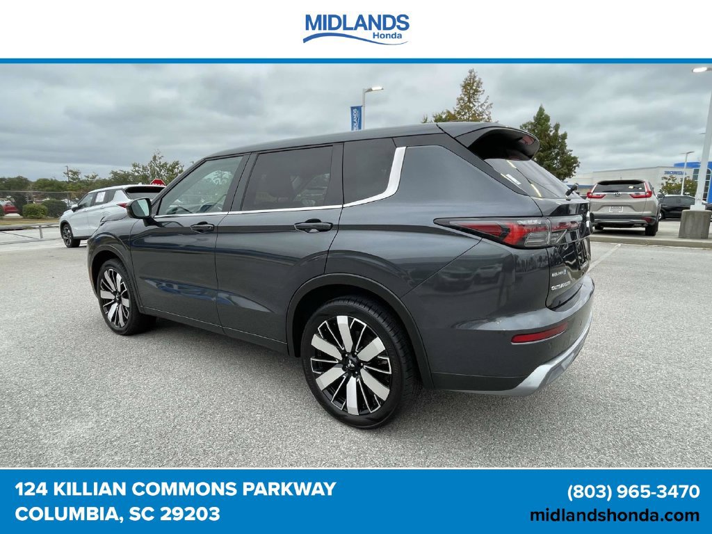 Used 2025 Mitsubishi Outlander SE FWD image 4