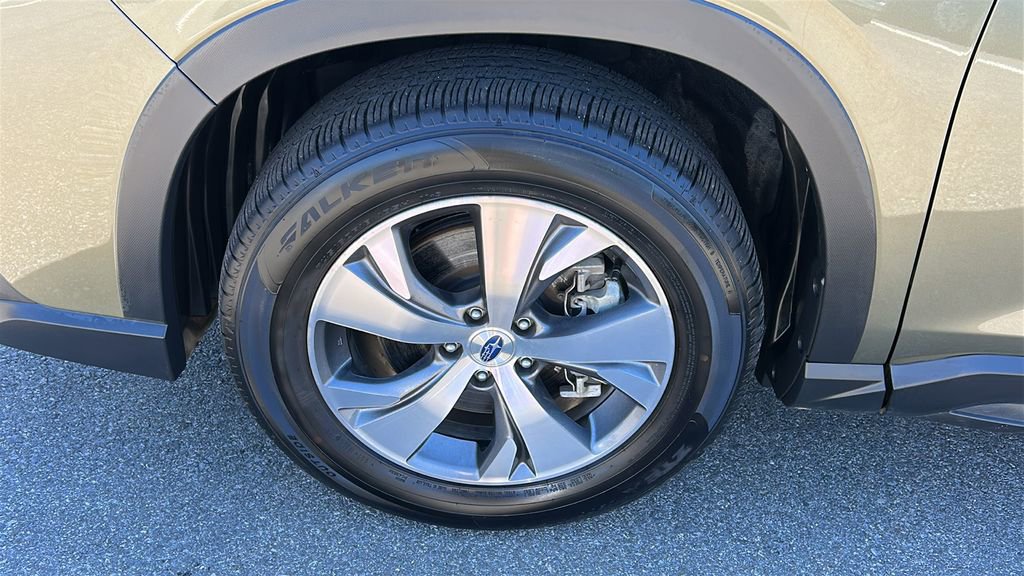 Used 2025 Subaru Ascent Premium image 8