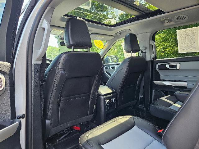 Certified 2023 Ford Explorer XLT w/ Equipment Group 202A AWD/4WD image 10