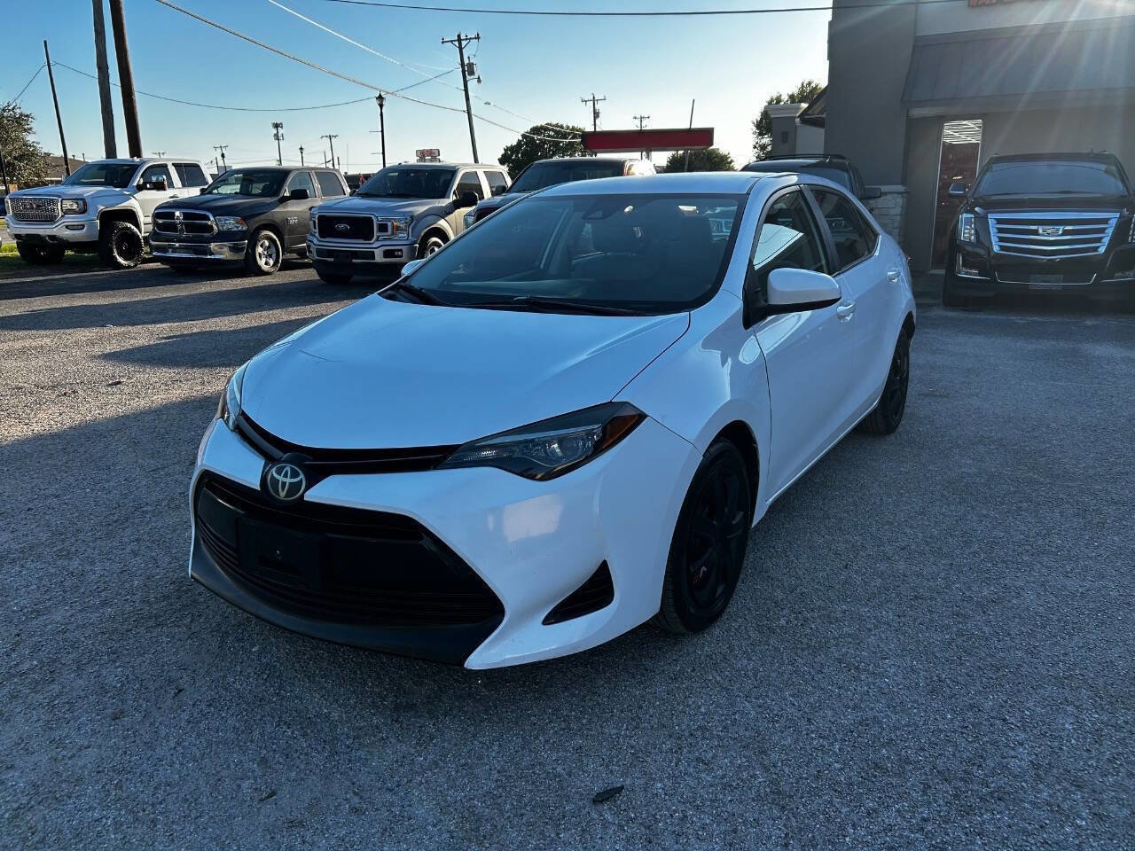 Used 2018 Toyota Corolla LE w/ Carpet Mat Package (TMS) image 1