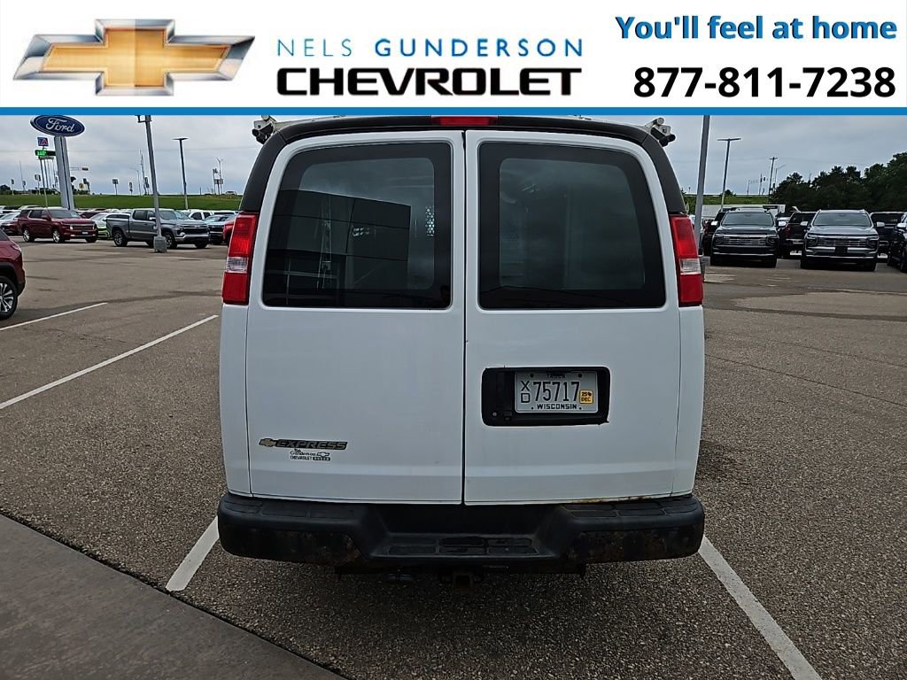 Used 2017 Chevrolet Express 3500 Extended RWD image 5