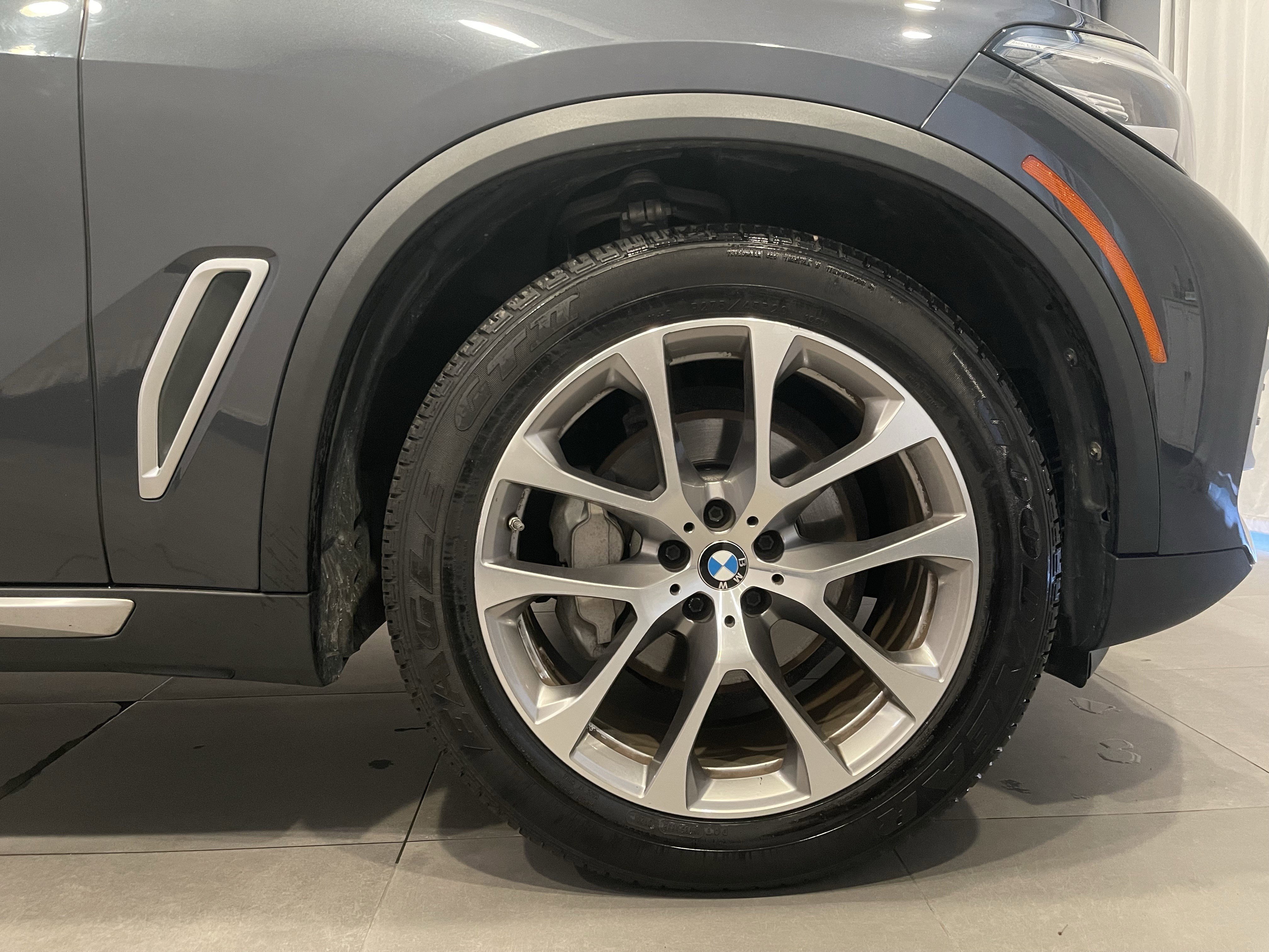Used 2019 BMW X5 xDrive40i w/ Premium Package 2 AWD/4WD image 10