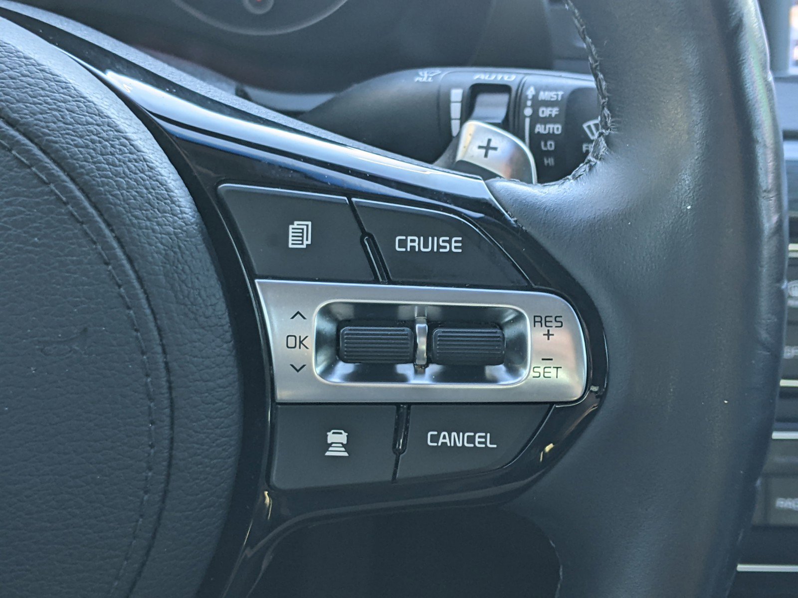 Certified 2019 Kia Cadenza Limited image 22