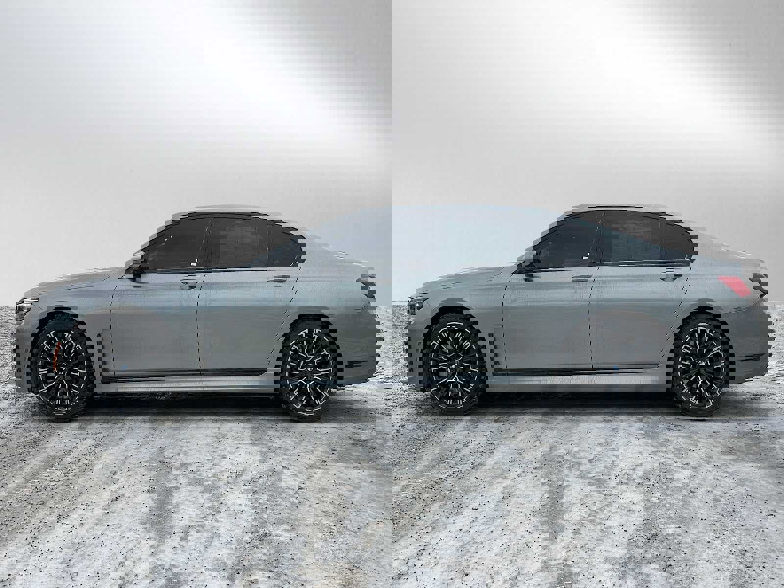 Used 2020 BMW 750i xDrive w/ M Sport Package image 6