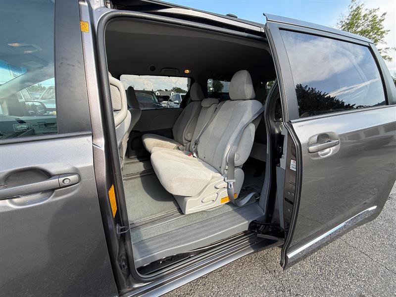 Used 2012 Toyota Sienna LE FWD image 20
