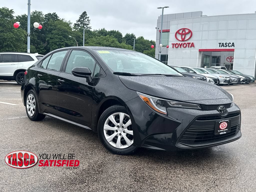 Used 2024 Toyota Corolla LE FWD image 1