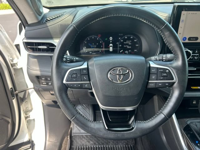 Used 2023 Toyota Highlander Platinum AWD/4WD image 21