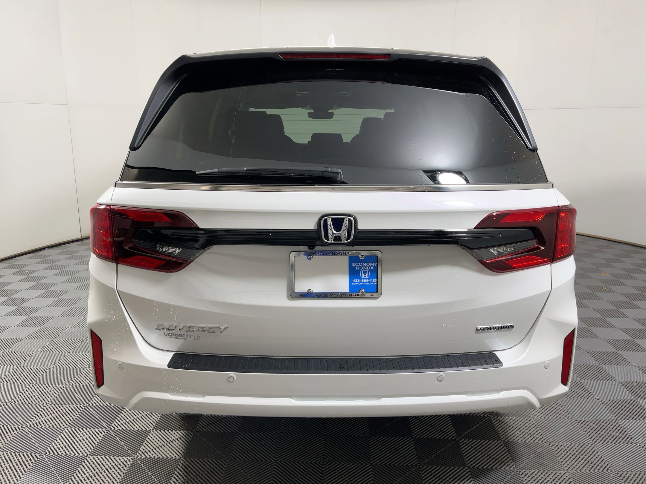 New 2026 Honda Odyssey Touring image 3