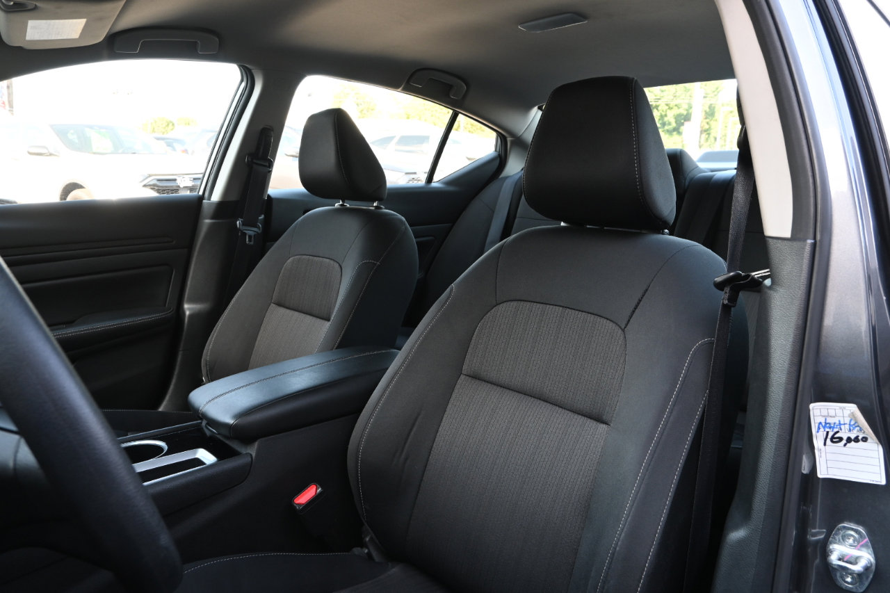Used 2024 Nissan Altima 2.5 SV image 16