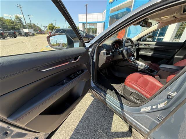 Used 2023 MAZDA CX-5 Carbon Edition image 11
