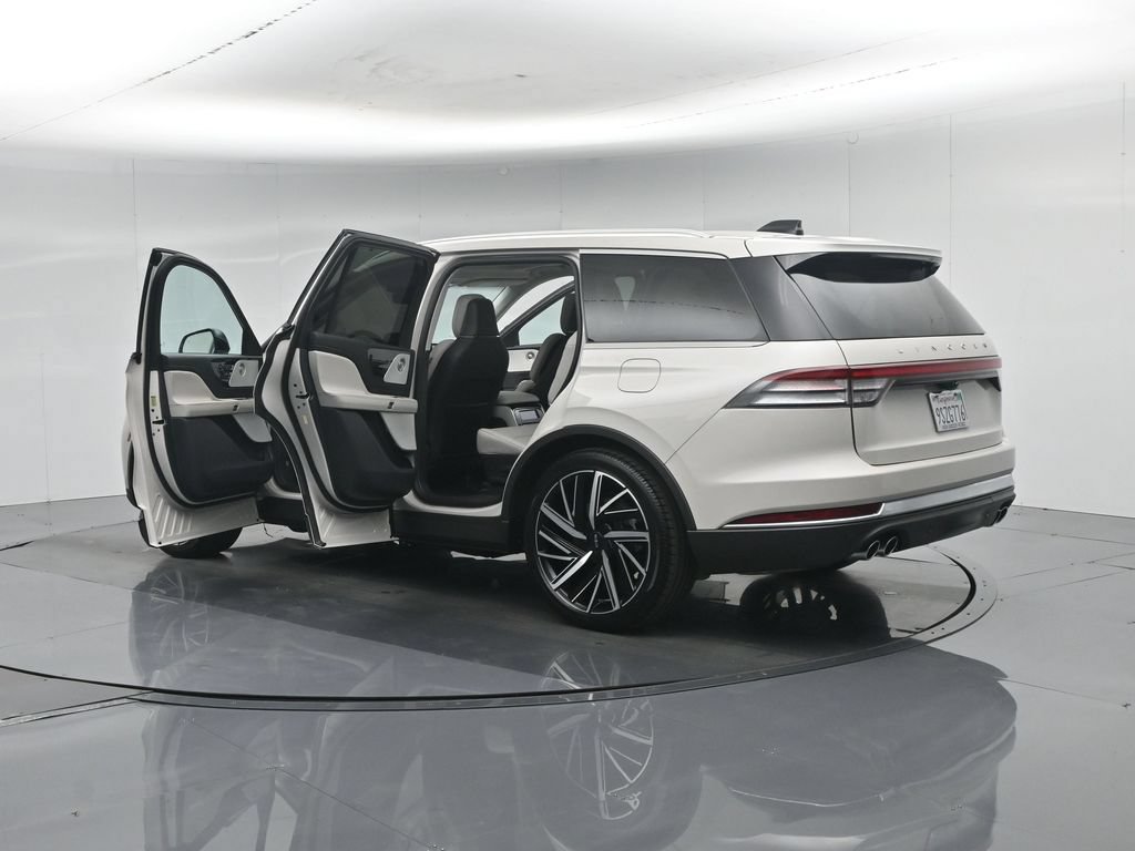 Used 2025 Lincoln Aviator Reserve w/ Equipment Group 201A AWD/4WD image 41