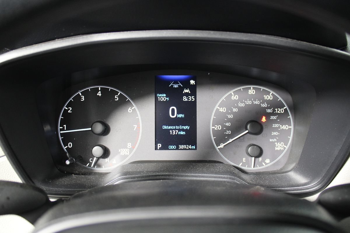 Used 2025 Toyota Corolla Cross L FWD image 11