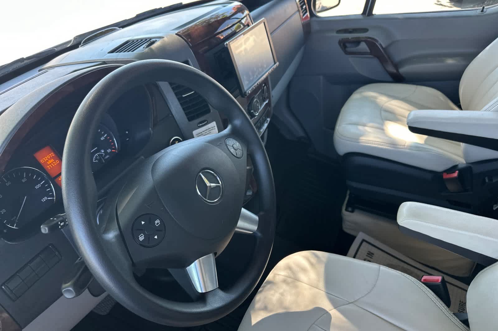 Used 2015 Mercedes-Benz Sprinter 3500 image 9