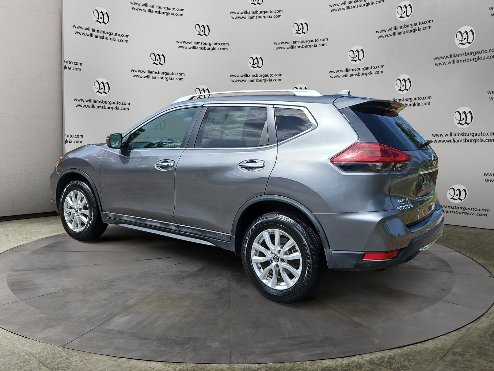 Used 2018 Nissan Rogue SV AWD/4WD image 3