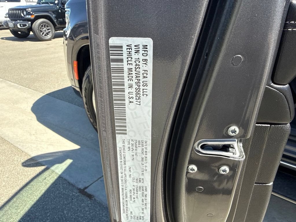 Used 2023 Jeep Wagoneer 4WD image 26