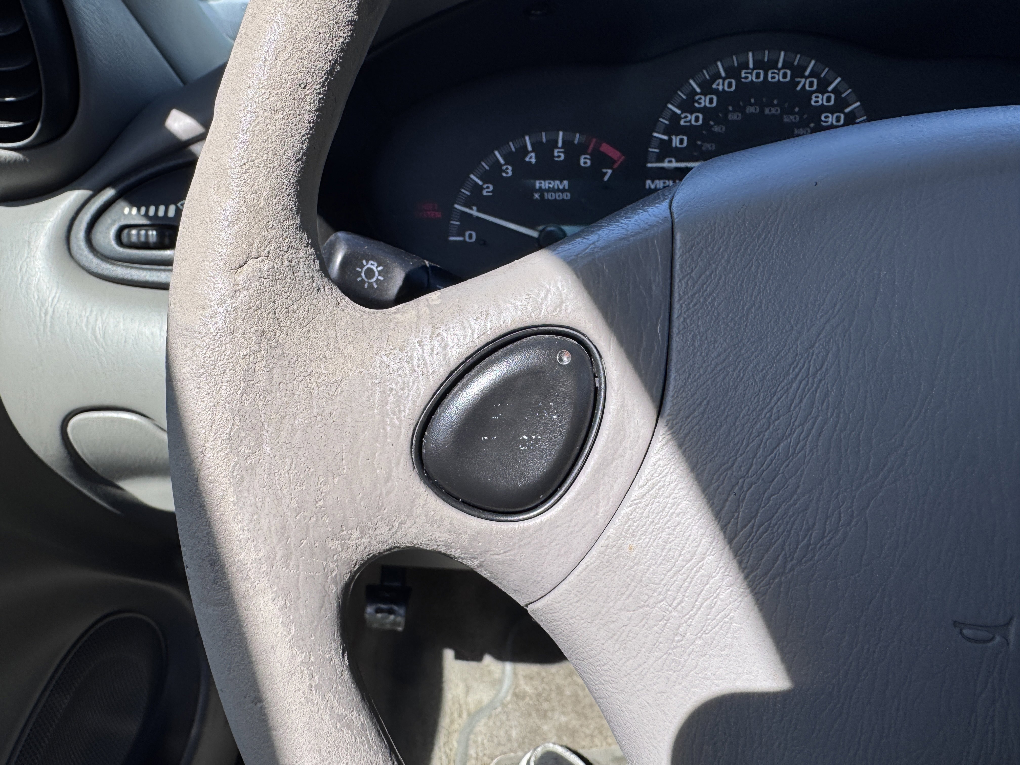 Used 2005 Chevrolet Malibu Classic FWD image 24