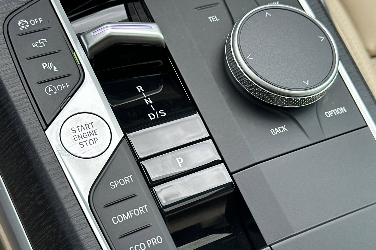 Used 2025 BMW 330i Sedan w/ Premium Package image 26