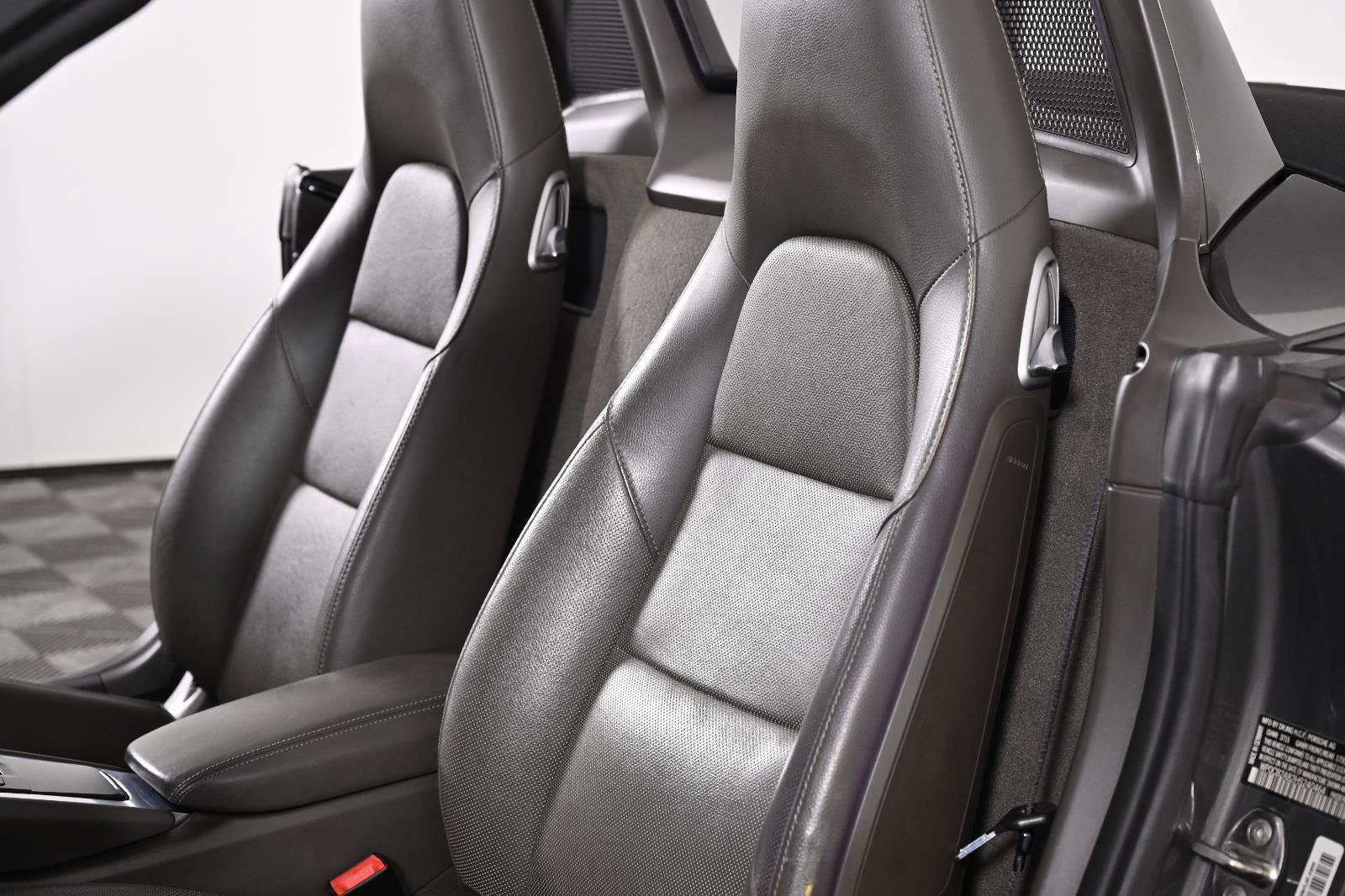 Used 2017 Porsche 718 Boxster S RWD image 31