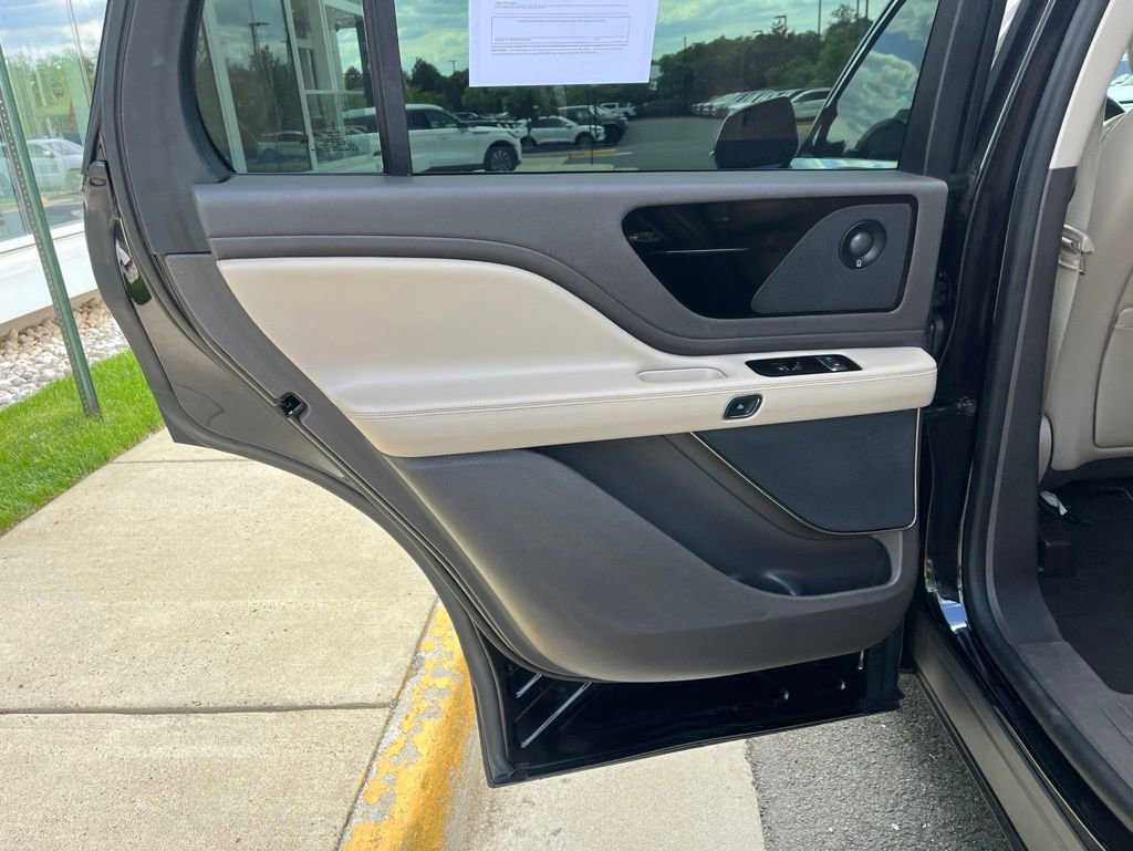 Used 2020 Lincoln Aviator Reserve AWD/4WD image 19