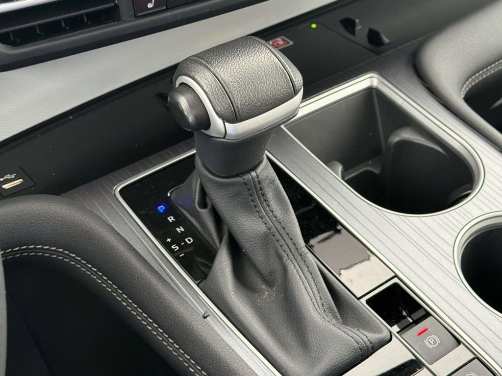 Used 2025 Toyota Sienna XLE image 15