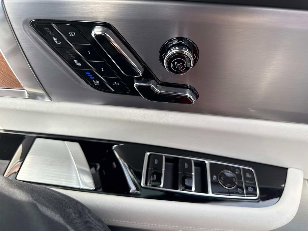 New 2026 Cadillac Vistiq Luxury image 18