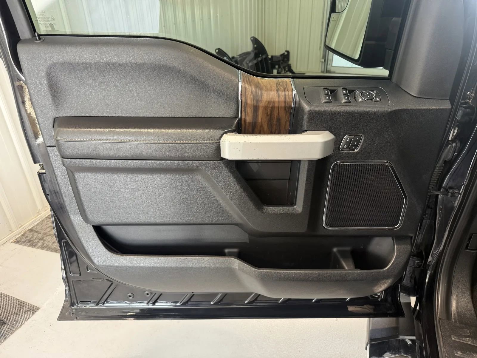 Used 2019 Ford F150 Lariat w/ Trailer Tow Package AWD/4WD image 10