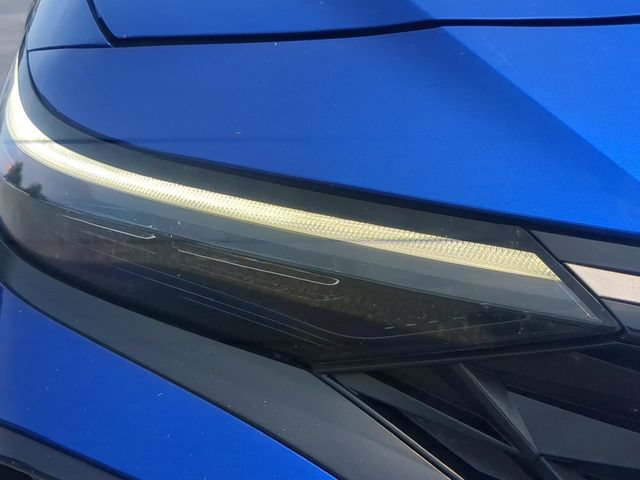 Used 2024 Hyundai Elantra Limited FWD image 9